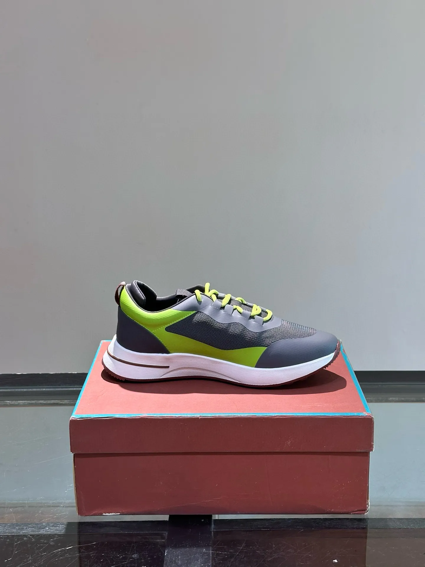 Factory price: 540💰Loro men's shoes💰iana niche Loro classic jogging shoes, men's lace-up casual shoes and sneakers, high-quality lightweight and comfortable fabrics, suitable for outdoor leisure, the color scheme is young and energetic, and it looks great with sportswear or casual suits! Size: 39-45 (38, 46 customized)